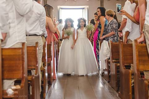 Lindo casamento realizado na igreja reis magos na serra por fotógrafos de casamento de vila velha fotógrafos de casamento de vitória fotógrafos de casamento de serra espirito santo es com noivo noiva pista de dança e carimbó'