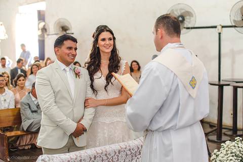 Lindo casamento realizado na igreja reis magos na serra por fotógrafos de casamento de vila velha fotógrafos de casamento de vitória fotógrafos de casamento de serra espirito santo es com noivo noiva pista de dança e carimbó'