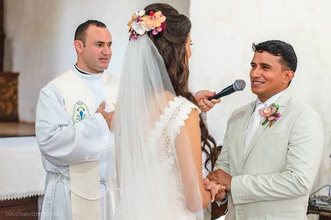 Lindo casamento realizado na igreja reis magos na serra por fotógrafos de casamento de vila velha fotógrafos de casamento de vitória fotógrafos de casamento de serra espirito santo es com noivo noiva pista de dança e carimbó'