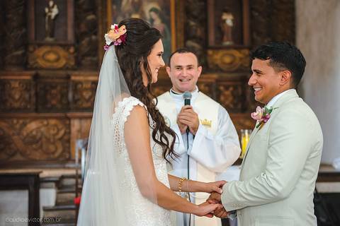 Lindo casamento realizado na igreja reis magos na serra por fotógrafos de casamento de vila velha fotógrafos de casamento de vitória fotógrafos de casamento de serra espirito santo es com noivo noiva pista de dança e carimbó'