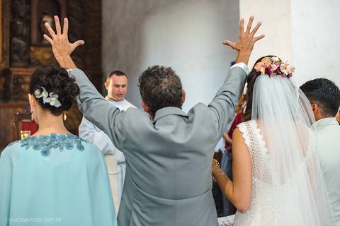 Lindo casamento realizado na igreja reis magos na serra por fotógrafos de casamento de vila velha fotógrafos de casamento de vitória fotógrafos de casamento de serra espirito santo es com noivo noiva pista de dança e carimbó'