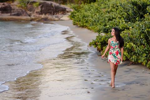 Lindo ensaio feminino de 15 anos realizado por fotógrafos de casamento de vila velha fotógrafos de casamento de vitória fotógrafos de casamento de serra espirito santo es com praia por do sol e muita alegria'