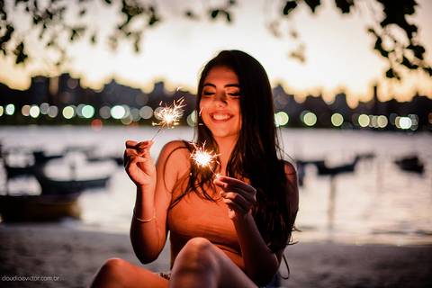 Lindo ensaio feminino de 15 anos realizado por fotógrafos de casamento de vila velha fotógrafos de casamento de vitória fotógrafos de casamento de serra espirito santo es com praia por do sol e muita alegria'