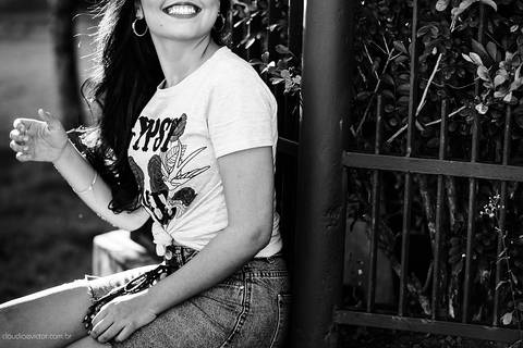 Lindo ensaio feminino de 15 anos realizado por fotógrafos de casamento de vila velha fotógrafos de casamento de vitória fotógrafos de casamento de serra espirito santo es com praia por do sol e muita alegria'