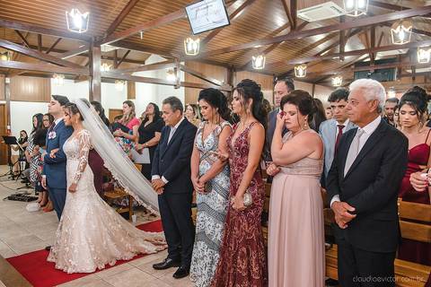 Lindo casamento realizado no sítio Recanto Eldorado em guarapari por fotógrafos de casamento de vila velha fotógrafos de casamento de vitória fotógrafos de casamento de serra espirito santo es com noivo noiva e ensaio externo em pedra azul'
