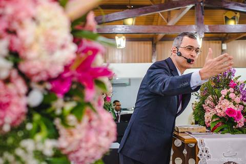 Lindo casamento realizado no sítio Recanto Eldorado em guarapari por fotógrafos de casamento de vila velha fotógrafos de casamento de vitória fotógrafos de casamento de serra espirito santo es com noivo noiva e ensaio externo em pedra azul'