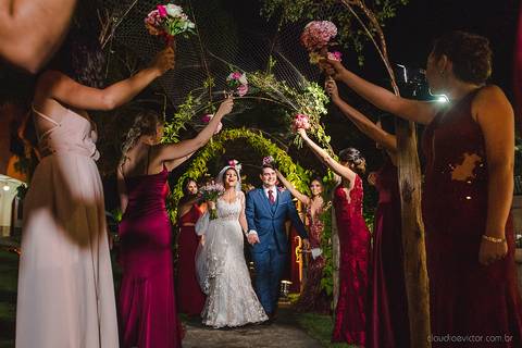 Lindo casamento realizado no sítio Recanto Eldorado em guarapari por fotógrafos de casamento de vila velha fotógrafos de casamento de vitória fotógrafos de casamento de serra espirito santo es com noivo noiva e ensaio externo em pedra azul'