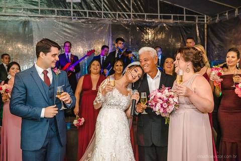 Lindo casamento realizado no sítio Recanto Eldorado em guarapari por fotógrafos de casamento de vila velha fotógrafos de casamento de vitória fotógrafos de casamento de serra espirito santo es com noivo noiva e ensaio externo em pedra azul'