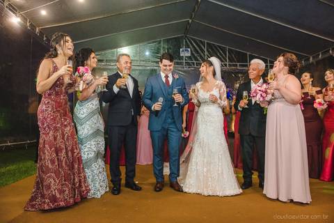 Lindo casamento realizado no sítio Recanto Eldorado em guarapari por fotógrafos de casamento de vila velha fotógrafos de casamento de vitória fotógrafos de casamento de serra espirito santo es com noivo noiva e ensaio externo em pedra azul'