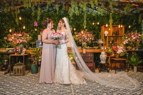 Lindo casamento realizado no sítio Recanto Eldorado em guarapari por fotógrafos de casamento de vila velha fotógrafos de casamento de vitória fotógrafos de casamento de serra espirito santo es com noivo noiva e ensaio externo em pedra azul'