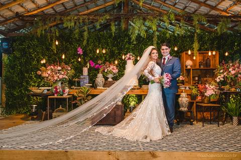 Lindo casamento realizado no sítio Recanto Eldorado em guarapari por fotógrafos de casamento de vila velha fotógrafos de casamento de vitória fotógrafos de casamento de serra espirito santo es com noivo noiva e ensaio externo em pedra azul'