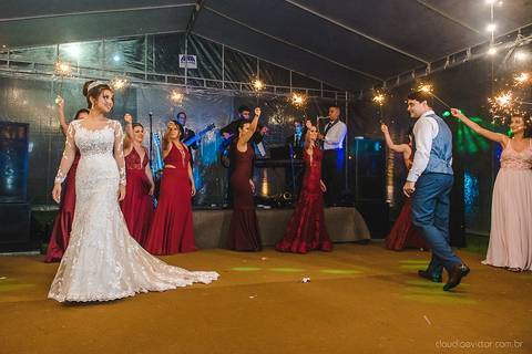 Lindo casamento realizado no sítio Recanto Eldorado em guarapari por fotógrafos de casamento de vila velha fotógrafos de casamento de vitória fotógrafos de casamento de serra espirito santo es com noivo noiva e ensaio externo em pedra azul'