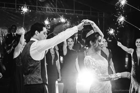 Lindo casamento realizado no sítio Recanto Eldorado em guarapari por fotógrafos de casamento de vila velha fotógrafos de casamento de vitória fotógrafos de casamento de serra espirito santo es com noivo noiva e ensaio externo em pedra azul'
