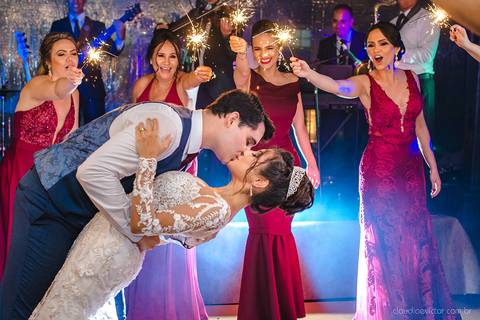Lindo casamento realizado no sítio Recanto Eldorado em guarapari por fotógrafos de casamento de vila velha fotógrafos de casamento de vitória fotógrafos de casamento de serra espirito santo es com noivo noiva e ensaio externo em pedra azul'