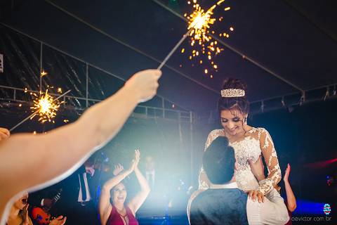 Lindo casamento realizado no sítio Recanto Eldorado em guarapari por fotógrafos de casamento de vila velha fotógrafos de casamento de vitória fotógrafos de casamento de serra espirito santo es com noivo noiva e ensaio externo em pedra azul'