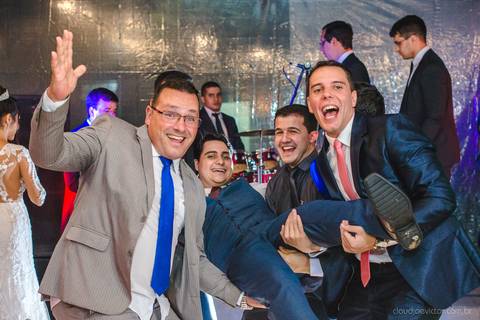 Lindo casamento realizado no sítio Recanto Eldorado em guarapari por fotógrafos de casamento de vila velha fotógrafos de casamento de vitória fotógrafos de casamento de serra espirito santo es com noivo noiva e ensaio externo em pedra azul'