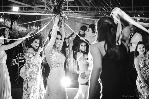 Lindo casamento realizado no sítio Recanto Eldorado em guarapari por fotógrafos de casamento de vila velha fotógrafos de casamento de vitória fotógrafos de casamento de serra espirito santo es com noivo noiva e ensaio externo em pedra azul'