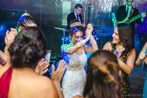 Lindo casamento realizado no sítio Recanto Eldorado em guarapari por fotógrafos de casamento de vila velha fotógrafos de casamento de vitória fotógrafos de casamento de serra espirito santo es com noivo noiva e ensaio externo em pedra azul'