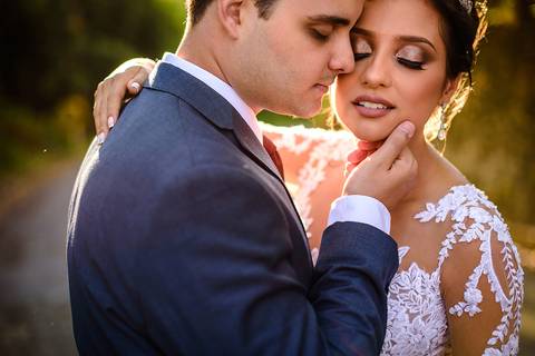 Lindo casamento realizado no sítio Recanto Eldorado em guarapari por fotógrafos de casamento de vila velha fotógrafos de casamento de vitória fotógrafos de casamento de serra espirito santo es com noivo noiva e ensaio externo em pedra azul'