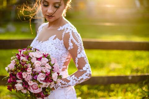 Lindo casamento realizado no sítio Recanto Eldorado em guarapari por fotógrafos de casamento de vila velha fotógrafos de casamento de vitória fotógrafos de casamento de serra espirito santo es com noivo noiva e ensaio externo em pedra azul'