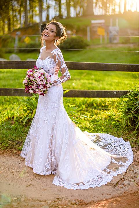 Lindo casamento realizado no sítio Recanto Eldorado em guarapari por fotógrafos de casamento de vila velha fotógrafos de casamento de vitória fotógrafos de casamento de serra espirito santo es com noivo noiva e ensaio externo em pedra azul'