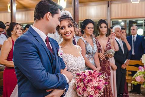 Lindo casamento realizado no sítio Recanto Eldorado em guarapari por fotógrafos de casamento de vila velha fotógrafos de casamento de vitória fotógrafos de casamento de serra espirito santo es com noivo noiva e ensaio externo em pedra azul'