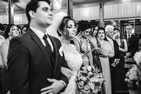 Lindo casamento realizado no sítio Recanto Eldorado em guarapari por fotógrafos de casamento de vila velha fotógrafos de casamento de vitória fotógrafos de casamento de serra espirito santo es com noivo noiva e ensaio externo em pedra azul'
