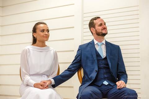 Lindo casamento realizado em petrópolis RJ no distrito de Nogueira por fotógrafos de casamento de vila velha fotógrafos de casamento de vitória espirito santo es com noivo noiva bride and groom , vestido e buquê e fotos de first look'