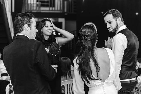 Lindo casamento realizado em petrópolis RJ no distrito de Nogueira por fotógrafos de casamento de vila velha fotógrafos de casamento de vitória espirito santo es com noivo noiva bride and groom , vestido e buquê e fotos de first look'