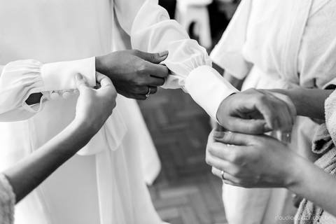 Lindo casamento realizado em petrópolis RJ no distrito de Nogueira por fotógrafos de casamento de vila velha fotógrafos de casamento de vitória espirito santo es com noivo noiva bride and groom , vestido e buquê e fotos de first look'