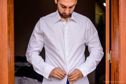 Lindo casamento nas montanhas  com neblina em santa teresa na casa santa teresa com noivo noiva buquê e vestido ao ar livre feito por fotógrafo de casamento de vila velha fotógrafo de casamento de vitória fotógrafo de casamento de serra espirito santo es'