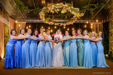 Lindo casamento nas montanhas  com neblina em santa teresa na casa santa teresa com noivo noiva buquê e vestido ao ar livre feito por fotógrafo de casamento de vila velha fotógrafo de casamento de vitória fotógrafo de casamento de serra espirito santo es'