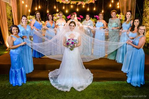 Lindo casamento nas montanhas  com neblina em santa teresa na casa santa teresa com noivo noiva buquê e vestido ao ar livre feito por fotógrafo de casamento de vila velha fotógrafo de casamento de vitória fotógrafo de casamento de serra espirito santo es'