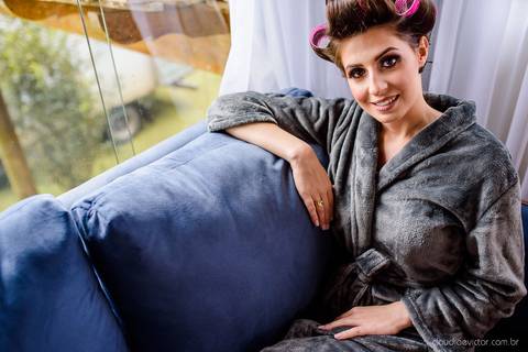 Lindo casamento nas montanhas  com neblina em santa teresa na casa santa teresa com noivo noiva buquê e vestido ao ar livre feito por fotógrafo de casamento de vila velha fotógrafo de casamento de vitória fotógrafo de casamento de serra espirito santo es'