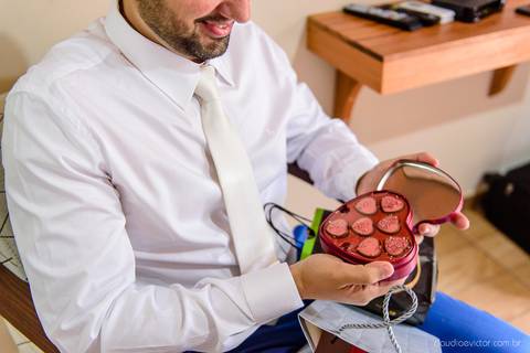 Lindo casamento nas montanhas  com neblina em santa teresa na casa santa teresa com noivo noiva buquê e vestido ao ar livre feito por fotógrafo de casamento de vila velha fotógrafo de casamento de vitória fotógrafo de casamento de serra espirito santo es'