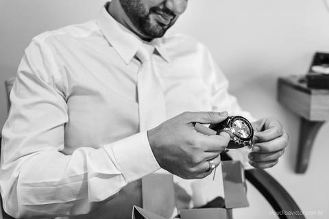 Lindo casamento nas montanhas  com neblina em santa teresa na casa santa teresa com noivo noiva buquê e vestido ao ar livre feito por fotógrafo de casamento de vila velha fotógrafo de casamento de vitória fotógrafo de casamento de serra espirito santo es'