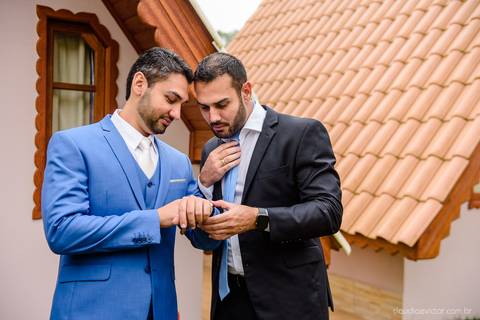 Lindo casamento nas montanhas  com neblina em santa teresa na casa santa teresa com noivo noiva buquê e vestido ao ar livre feito por fotógrafo de casamento de vila velha fotógrafo de casamento de vitória fotógrafo de casamento de serra espirito santo es'