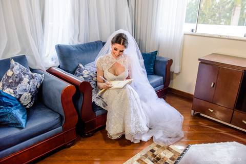 Lindo casamento nas montanhas  com neblina em santa teresa na casa santa teresa com noivo noiva buquê e vestido ao ar livre feito por fotógrafo de casamento de vila velha fotógrafo de casamento de vitória fotógrafo de casamento de serra espirito santo es'