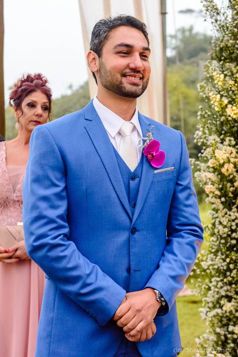 Lindo casamento nas montanhas  com neblina em santa teresa na casa santa teresa com noivo noiva buquê e vestido ao ar livre feito por fotógrafo de casamento de vila velha fotógrafo de casamento de vitória fotógrafo de casamento de serra espirito santo es'