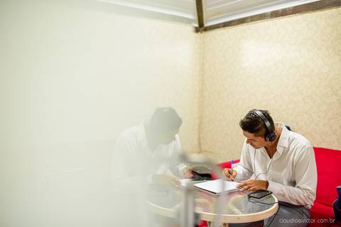 fotógrafo de casamento vitória es vix Lindo casamento ao ar livre com noivo noiva e vestido de noiva no sitio paraíso de barcelona serra feito por fotógrafos de casamento de vila velha espirito santo es com pista de dança músicos e making of da noiva'