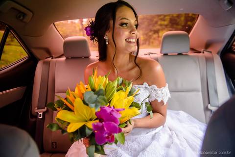 fotógrafo de casamento vitória es vix Lindo casamento ao ar livre com noivo noiva e vestido de noiva no sitio paraíso de barcelona serra feito por fotógrafos de casamento de vila velha espirito santo es com pista de dança músicos e making of da noiva'