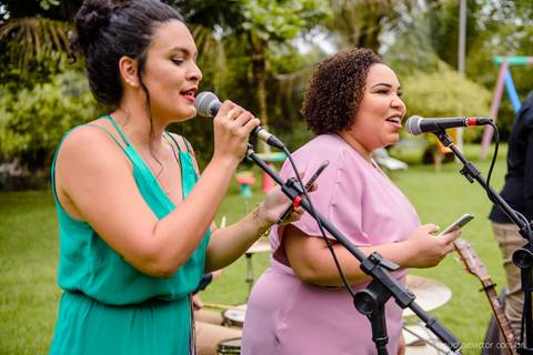 fotógrafo de casamento vitória es vix Lindo casamento ao ar livre com noivo noiva e vestido de noiva no sitio paraíso de barcelona serra feito por fotógrafos de casamento de vila velha espirito santo es com pista de dança músicos e making of da noiva'