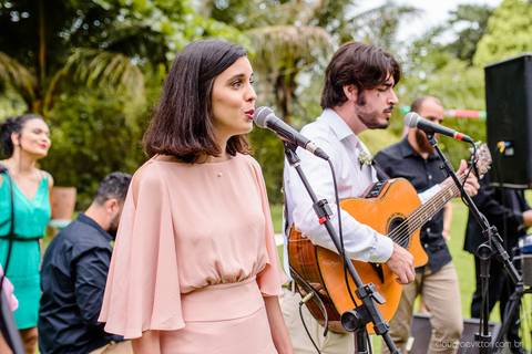 fotógrafo de casamento vitória es vix Lindo casamento ao ar livre com noivo noiva e vestido de noiva no sitio paraíso de barcelona serra feito por fotógrafos de casamento de vila velha espirito santo es com pista de dança músicos e making of da noiva'