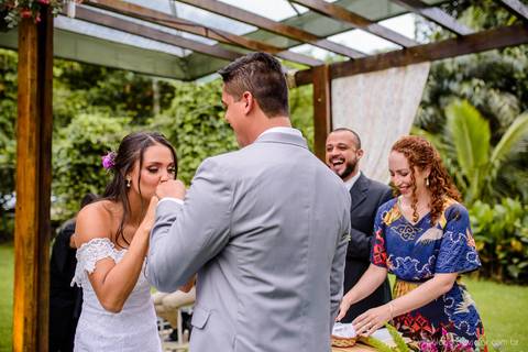 fotógrafo de casamento vitória es vix Lindo casamento ao ar livre com noivo noiva e vestido de noiva no sitio paraíso de barcelona serra feito por fotógrafos de casamento de vila velha espirito santo es com pista de dança músicos e making of da noiva'