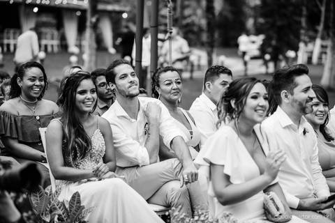 fotógrafo de casamento vitória es vix Lindo casamento ao ar livre com noivo noiva e vestido de noiva no sitio paraíso de barcelona serra feito por fotógrafos de casamento de vila velha espirito santo es com pista de dança músicos e making of da noiva'