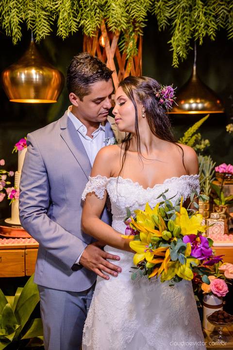 fotógrafo de casamento vitória es vix Lindo casamento ao ar livre com noivo noiva e vestido de noiva no sitio paraíso de barcelona serra feito por fotógrafos de casamento de vila velha espirito santo es com pista de dança músicos e making of da noiva'