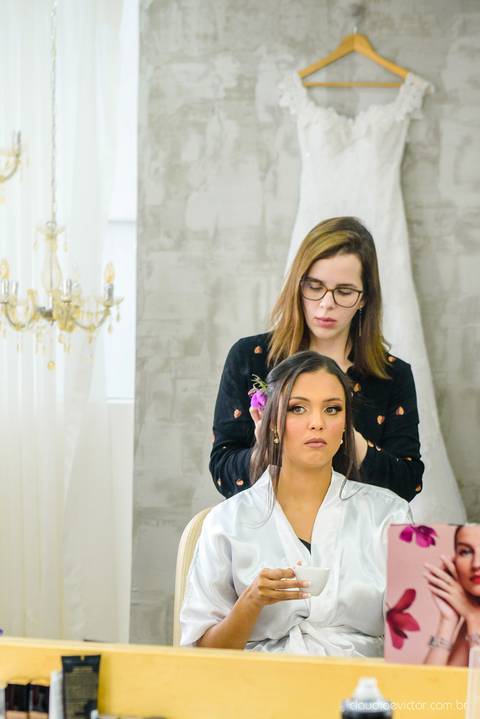 fotógrafo de casamento vitória es vix Lindo casamento ao ar livre com noivo noiva e vestido de noiva no sitio paraíso de barcelona serra feito por fotógrafos de casamento de vila velha espirito santo es com pista de dança músicos e making of da noiva'