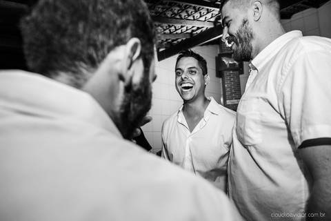 fotógrafo de casamento vitória es vix Lindo casamento ao ar livre com noivo noiva e vestido de noiva no sitio paraíso de barcelona serra feito por fotógrafos de casamento de vila velha espirito santo es com pista de dança músicos e making of da noiva'
