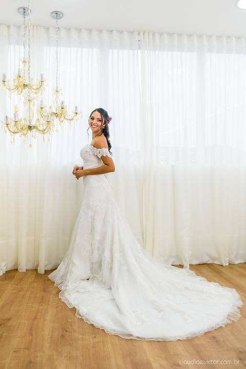 fotógrafo de casamento vitória es vix Lindo casamento ao ar livre com noivo noiva e vestido de noiva no sitio paraíso de barcelona serra feito por fotógrafos de casamento de vila velha espirito santo es com pista de dança músicos e making of da noiva'