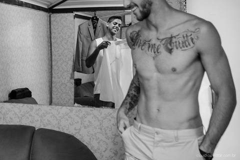 fotógrafo de casamento vitória es vix Lindo casamento ao ar livre com noivo noiva e vestido de noiva no sitio paraíso de barcelona serra feito por fotógrafos de casamento de vila velha espirito santo es com pista de dança músicos e making of da noiva'